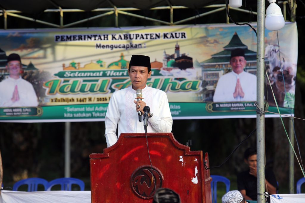 Gusril Pausi - Abdul Hamid dan Ribuan Warga Salat Idul Adha 1447 H di Tanjung Kemuning
