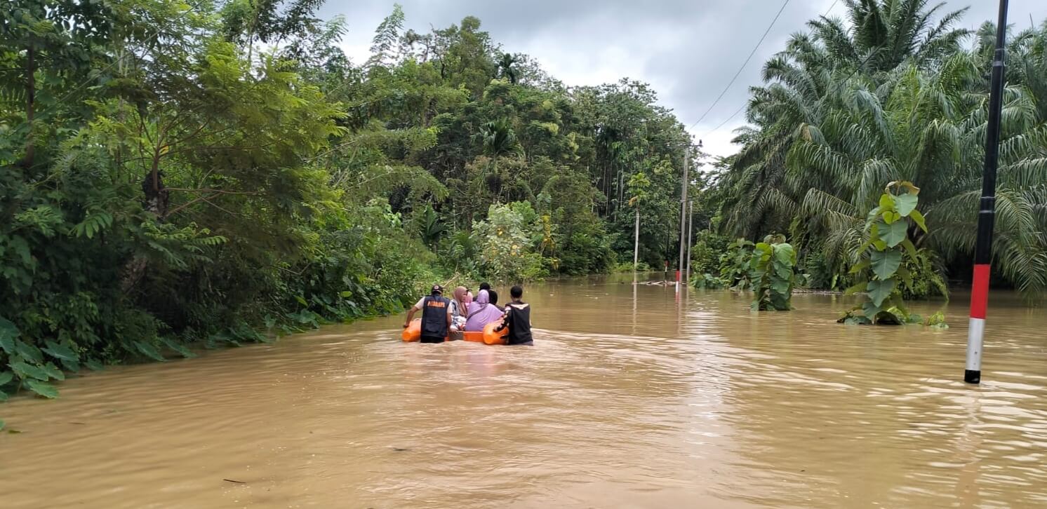 Banjir Bandang di Kaur Rendam 2 Kecamatan, BPBD Turunkan Perahu Penyelamatan