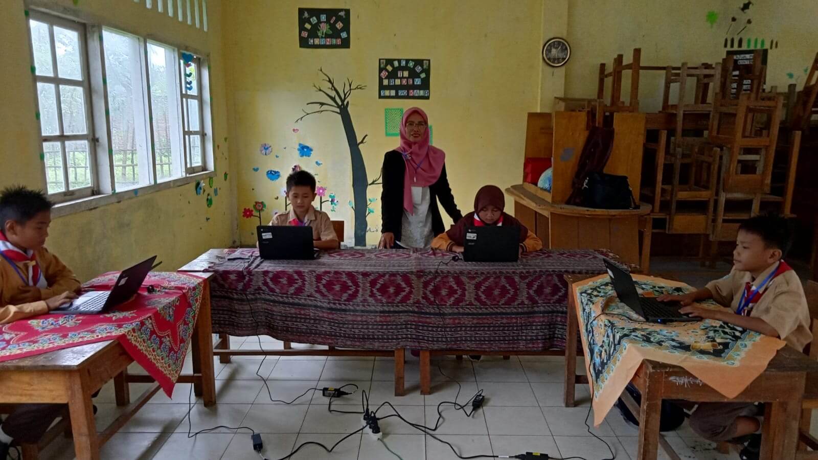 ANBK SDN 90 Kaur, Pinjam Chromebook