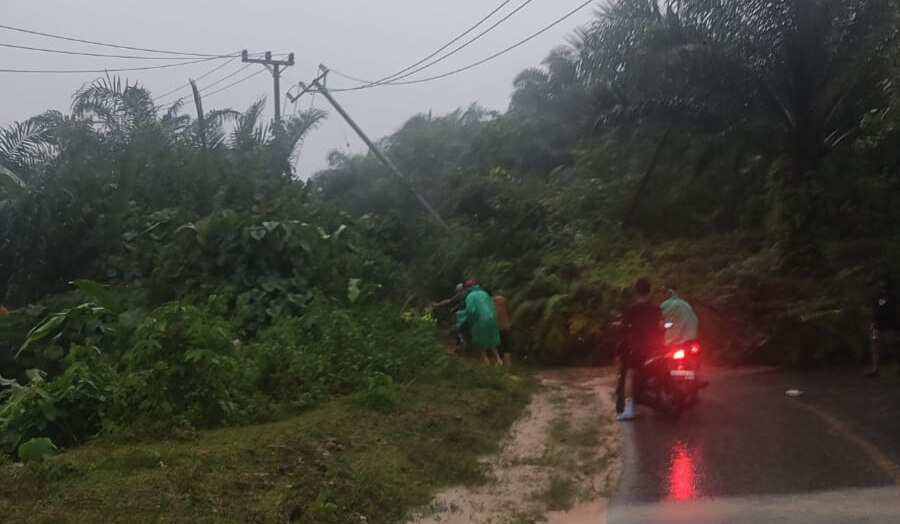 BREAKING NEWS: 4 Ruas Jalan Provinsi di Kaur Lumpuh Dihajar Banjir dan Tanah Longsor