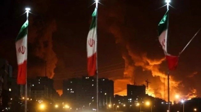 BREAKING NEWS: PERANG DIMULAI, Gabungan Amerika dan Israel Serang Ibu Kota Iran