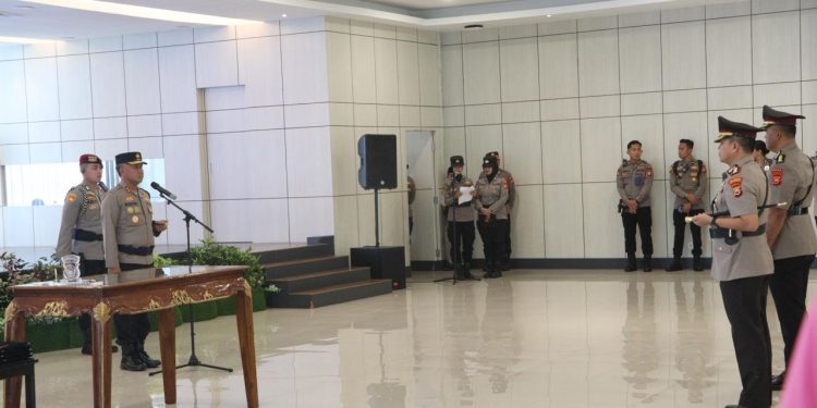 Akhiri Polemik, Kapolda Bengkulu Lantik Kombespol Rahmad Hidayat sebagai Kapolresta Bengkulu
