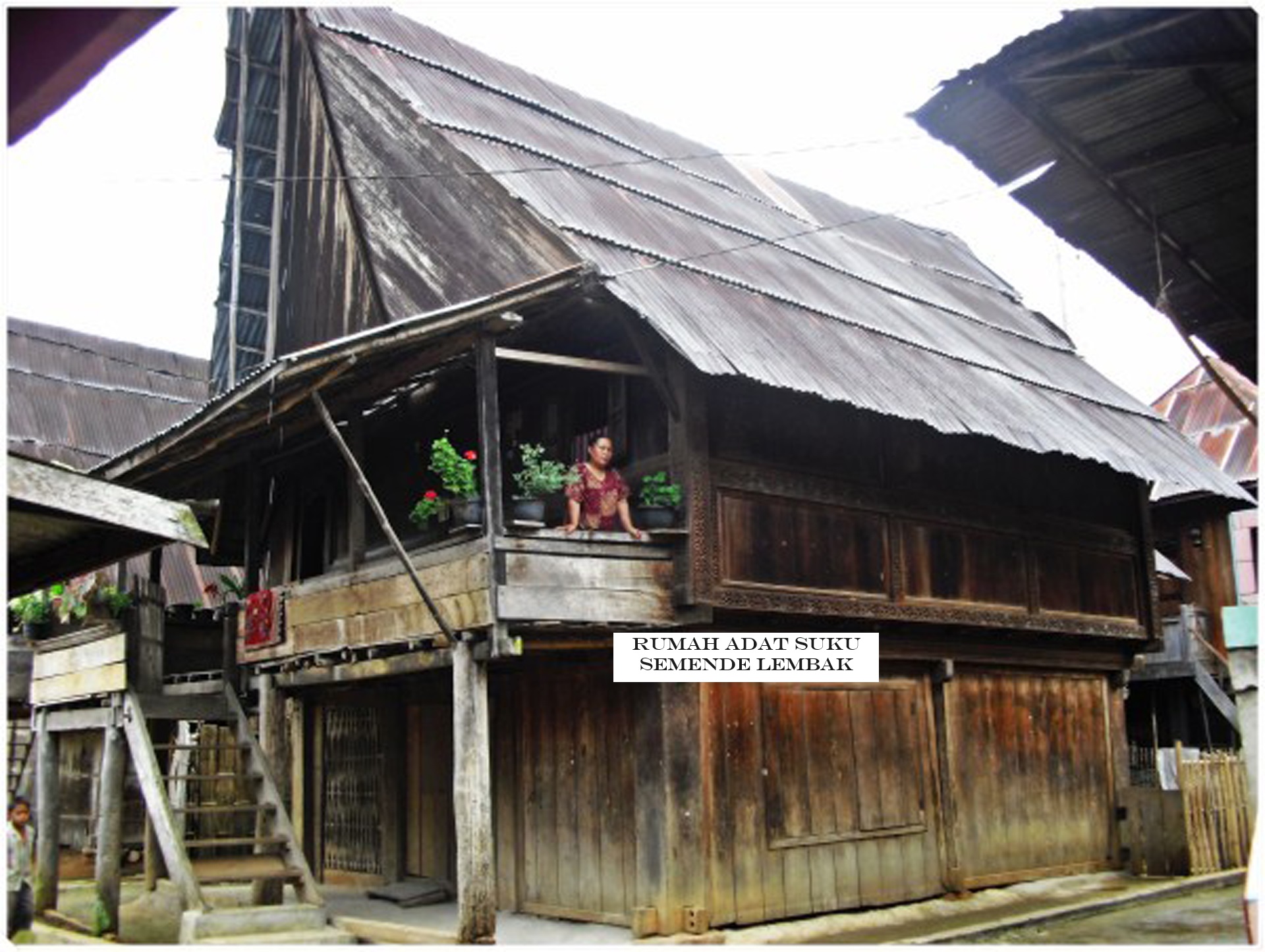 Rumah Panggung Suku Semende Lembak, Kokoh Ditengah Modernisasi, Kandung Nilai Estetika dan Fungsional 