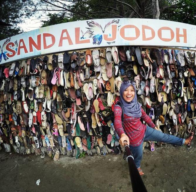 Selain Pantai Sandal Jodoh di Bengkulu, Ini 5 Destinasi Wisata Teraneh bin Nyeleneh di Indonesia