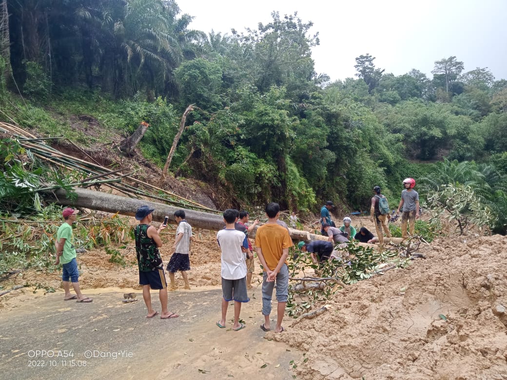 Jalan Provinsi Kembali Longsor, Harap Alat Berat Disiagakan