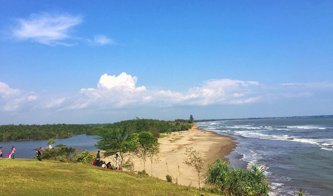 Pantai Danau Gedang