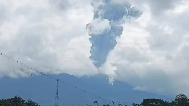 Gunung Marapi Sumbar Meletus Dahsyat, Berikut Legenda Gunung Paling Aktif di Pulau Sumatra itu