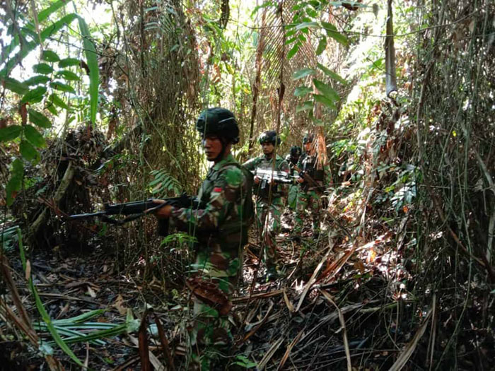6 Prajurit TNI Membelot ke Teroris KKB Papua, Senjata Serbu Buatan Pindad ikut Dibawa Kabur
