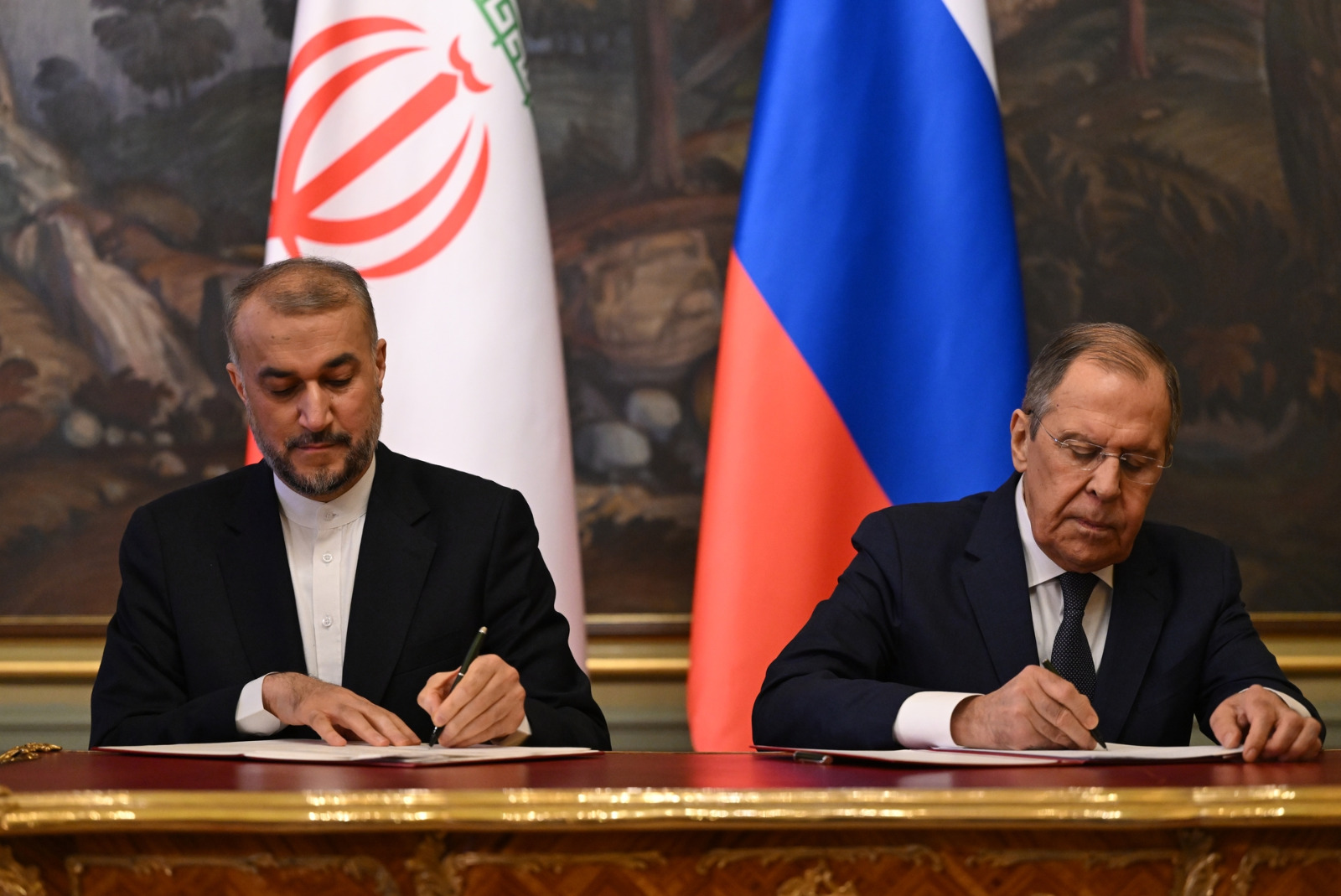 Isu apa yang akan dibahas oleh para pemimpin Rusia dan Iran pada pertemuan di Moskow?