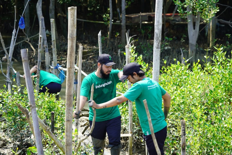 Makna Kemandirian dan Pelestarian Lingkungan oleh CEO LindungiHutan