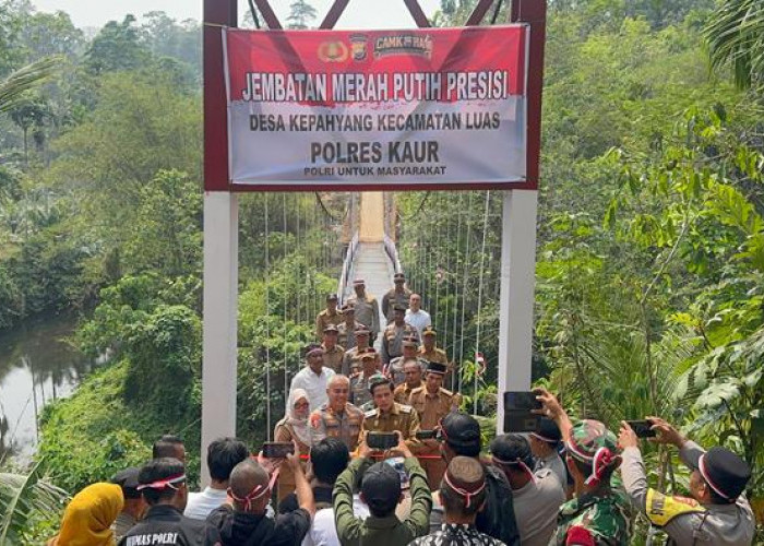 Gerak Cepat di Awal Kepemimpinan, 4 Hari Menjabat Kapolres Kaur Resmikan Jembatan Merah Putih Presisi