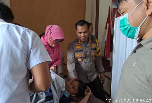 Polres Kaur Khitanan Massal Dalam Rangka HUT ke-76 Bhayangkara