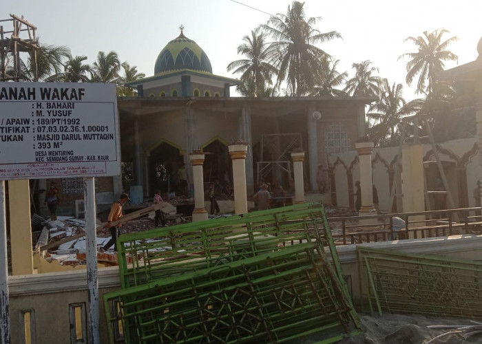 Masjid Darul Muttaqin Berdiri Megah, Masjid Lama Dibongkar, Kades, Kapolsek dan Warga Gotong Royong