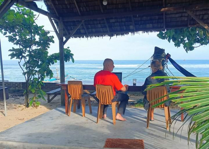 Diapresiasi Sandiaga Uno, Pantai Pengubaian Kaur Dijuluki Kampung Turis hingga Sensasi Glamping