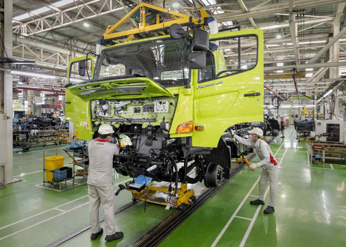 Hino Keb­ut Produksi 10 Ribu unit Truk Niaga Dukung Program KDKMP