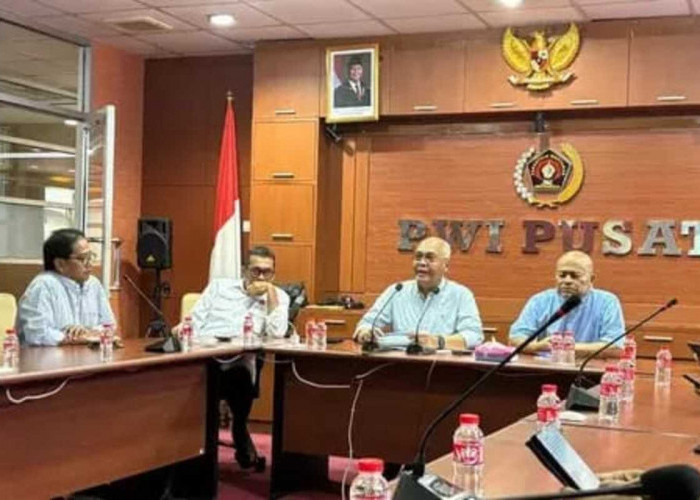 PWI Pusat Desak Hotman Paris Minta Maaf ke Wartawan, Tegaskan Martabat Pers Harus Dihormati