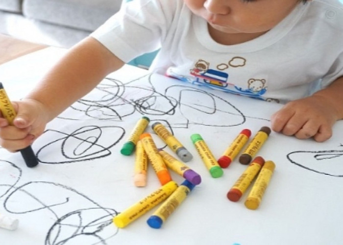 Ada 4 Manfaat Latih Anak Menggambar dan Mewarnai Sejak Dini