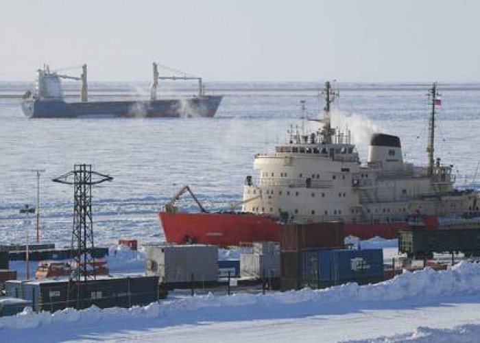 Jalur Laut Utara di Arktik Rusia saat ini merupakan Jalur Pelayaran Internasional yang penting