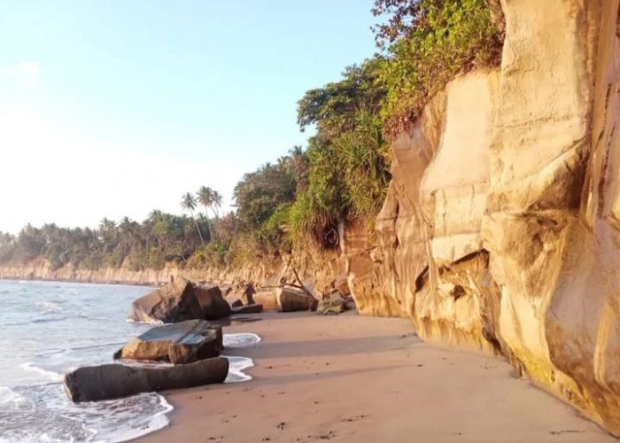 Healing Tipis-Tipis, 8 Objek Wisata Pantai di Kaur Bengkulu Paling Hits dan Direkomendasikan