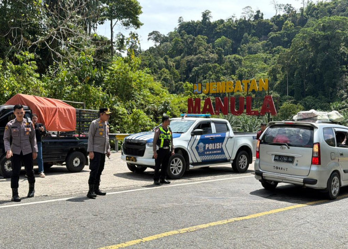 Kapolres Kaur Turun Langsung Pantau Arus Balik Lebaran, Bantu Pemudik dan Pastikan Kelancaran Lalu Lintas