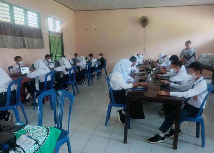 Seluruh SMP Kaur Gladi Bersih ANBK