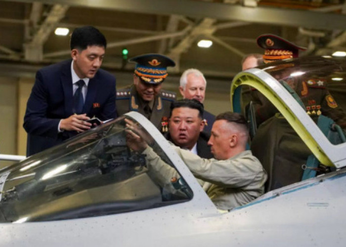 Kim Jong Un Mengunjungi Pabrik Pesawat Rusia di Komsomolsk-on-Amur