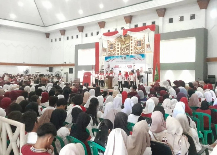 Ribuan Mahasiswa dan Pelajar Sukseskan Seminar Nasional Entrepreneur Semangat Bumi Merah Putih