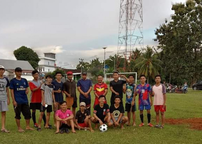 Karang Taruna Semidang Gumay dan SSB Geruduk Kantor Camat Tolak Pasar Malam di Lapangan Sepakbola