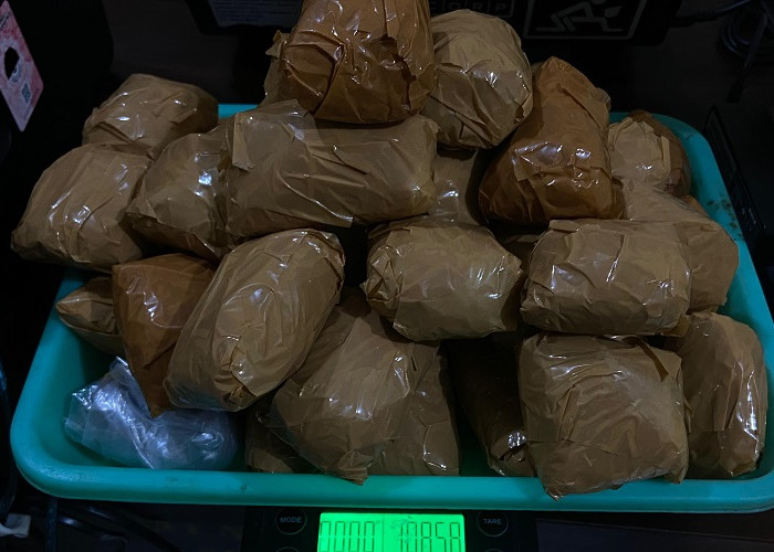 Curiga Gerak-gerik Pengendara saat Razia, Polisi Temukan Ganja 1 Kilogram di Dalam Tas Selempang