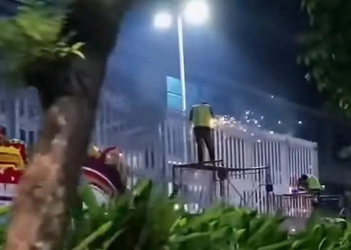 Susul Tren Mal-mal di Jakarta dan Surabaya, Blok M Plaza Mulai Pasang Pagar Tinggi?