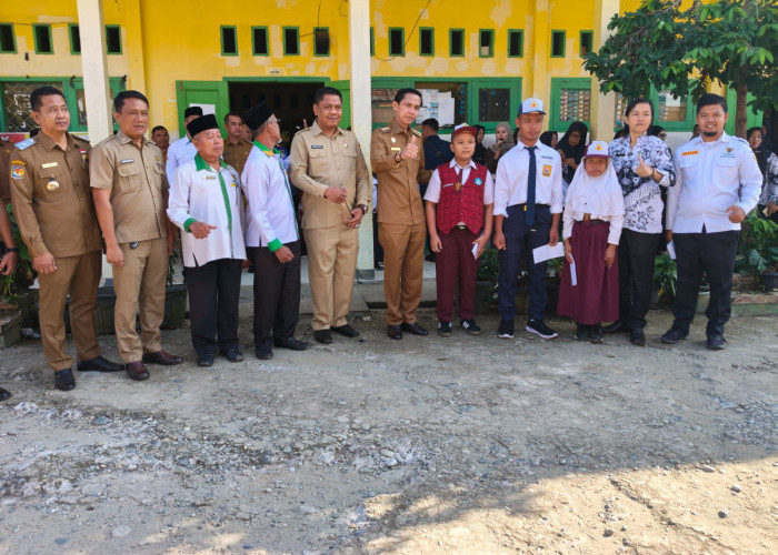 Hari Pertama Masuk Sekolah, Bupati Kaur Dukung Program Gamas