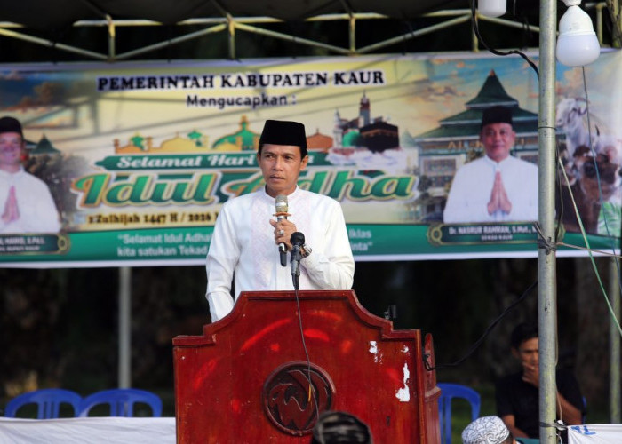 Gusril Pausi - Abdul Hamid dan Ribuan Warga Salat Idul Adha 1447 H di Tanjung Kemuning