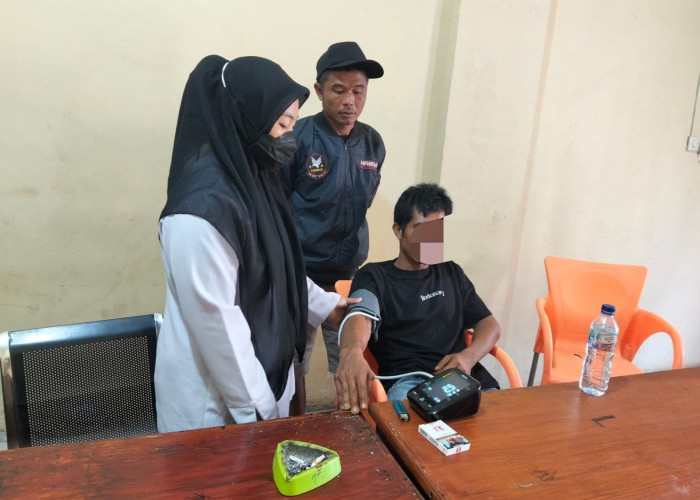 Terduga Penganiayaan Berat Kepala Desa di Kaur diserahkan Keluarga ke Polisi 