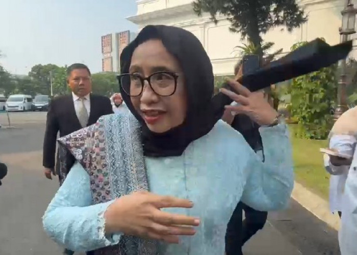 Presiden Prabowo Lantik Nanik S Deyang sebagai Kepala BGN