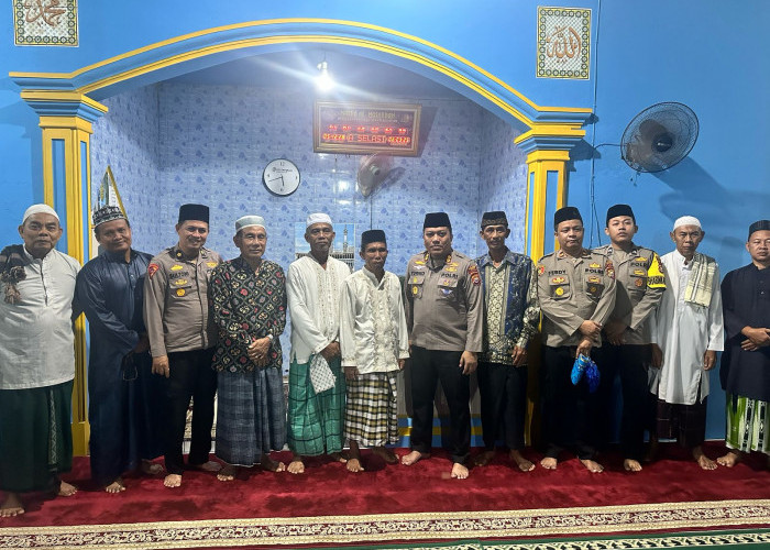 Kapolres Kaur Subuh Keliling di Masjid Al Musabbah 