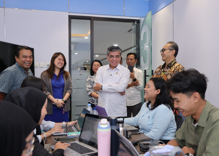 Menaker Tegaskan Pentingnya Sertifikasi Kompetensi bagi Lulusan Magang