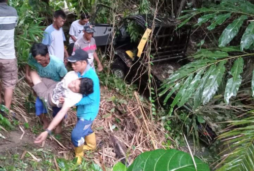 Sopir dan Penumpang Pikap Masuk Jurang Dirawat di RS As Syifa