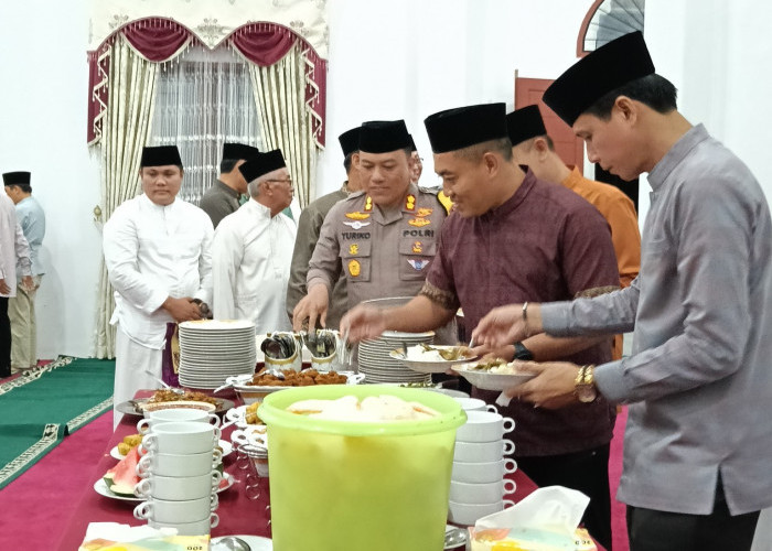 Buka Puasa Bersama, Bupati Kaur Gusril Pausi Ajak Seluruh Elemen Bersama Bangun Kaur