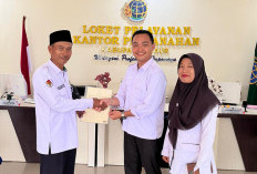 Kementerian Agama Kabupaten Kaur Terima Penyerahan Sertifikat Tanah Wakaf TPU di Desa Sinar Pagi