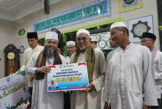Gubenur Helmi Hasan Sampaikan Kabar Infrastruktur dan DBH saat Safari Ramadan di Kaur