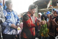 Walikota Turun ke Pasar, Petai Pedagang Ludes Diserbu ASN