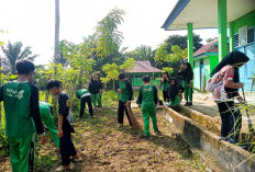 Usai Libur Lebaran, MTsN 4 Kaur Kompak Gelar Aksi Bersih Lingkungan