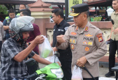 Kapolda Bengkulu Cek Kesiapan Jalur Ops Ketupat 2026, Berbagi Takjil dan Tarawih Bersama Warga Kaur