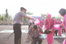Tradisi Siraman Warnai Kenaikan Pangkat 34 Personel Polres Kaur